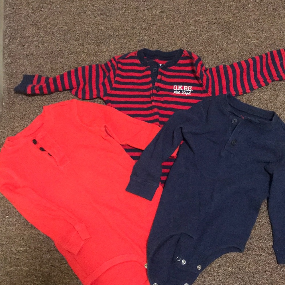 3 Oshkosh 24months long sleeve onsies